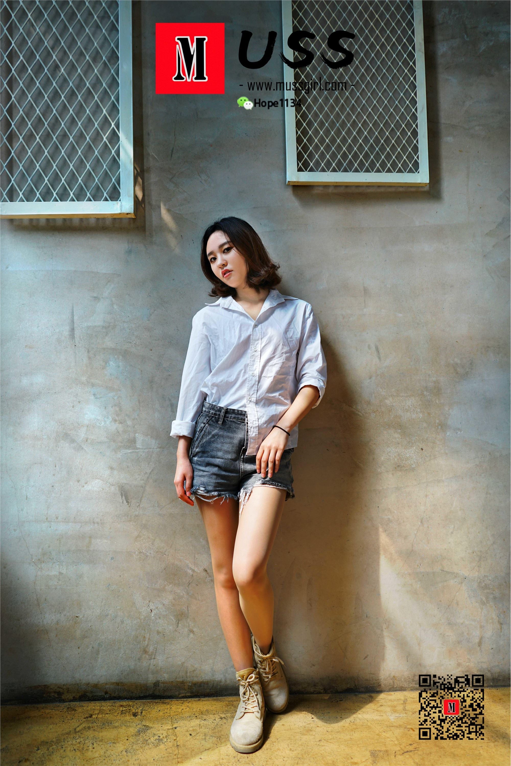 MussGirl 慕丝女郎 No.036 很酷吧，是她的靴子太热了